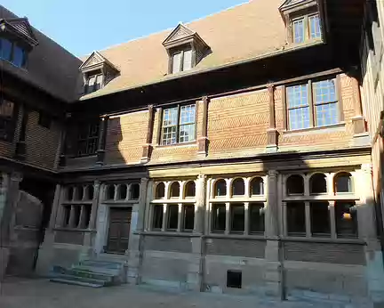 PXL061 Hôtel de Mauroy (XVIè siècle). Belle visite de Troyes, merci à Jean-Maurice.